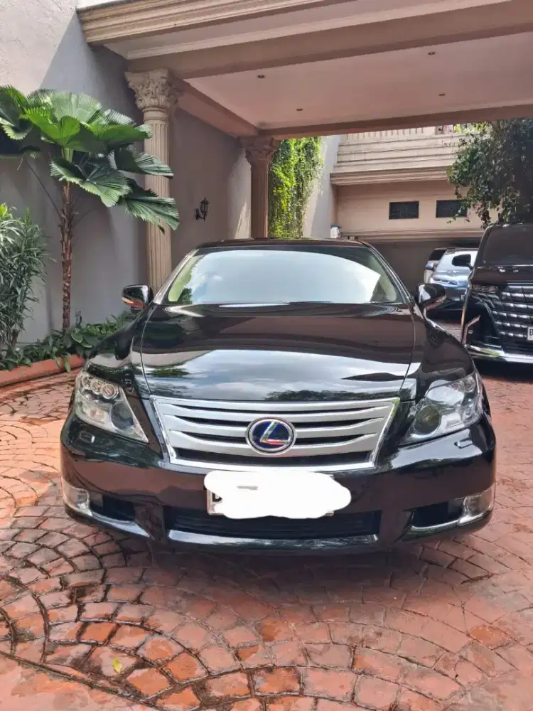 Lexus Ls600 HL sedan
