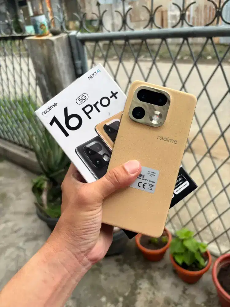 Realme 16 Pro Plus 5G 12/512 Garansi Resmi Maret 2027