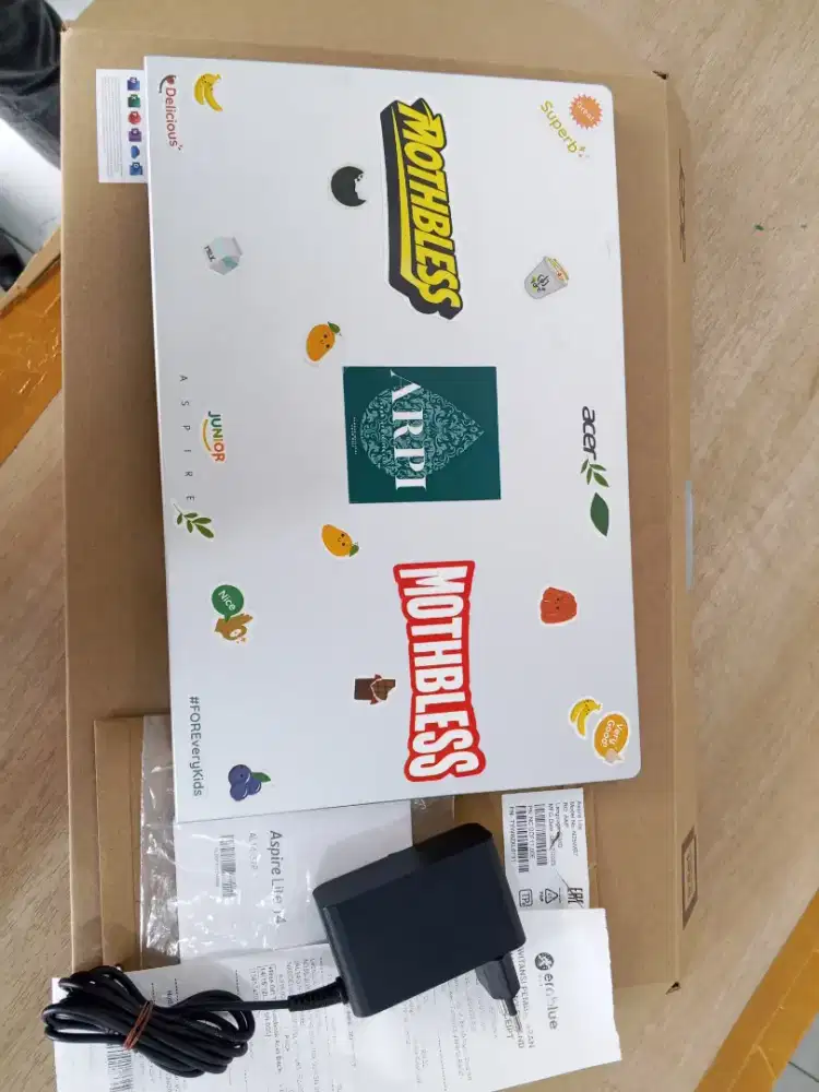 FS!!! ACER AL14-37P-32RZ

Light Silver