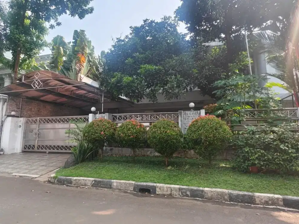 Dijual Rumah Interkon Kebon Jeruk di Jakarta Barat