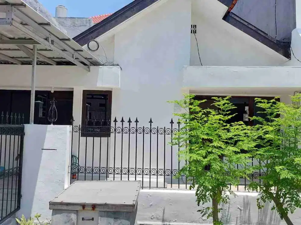 Dijual rumah lokasi strategis di perumahan Wisma Permai Surabaya