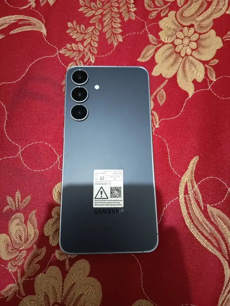 samsung s25 fe ram 12+8/rom 512 fullset mulus tanpa minus,nego.
