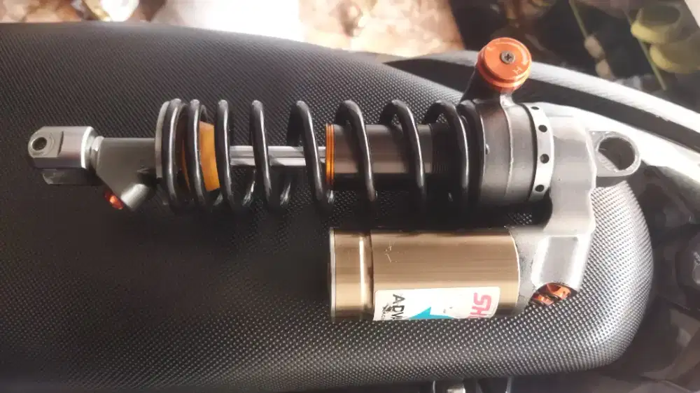 Jual sokbreker belakang showa