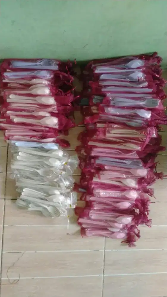 Sendok Garpu Sumpit Plastik dalam Pouch/Tas Tile Baru