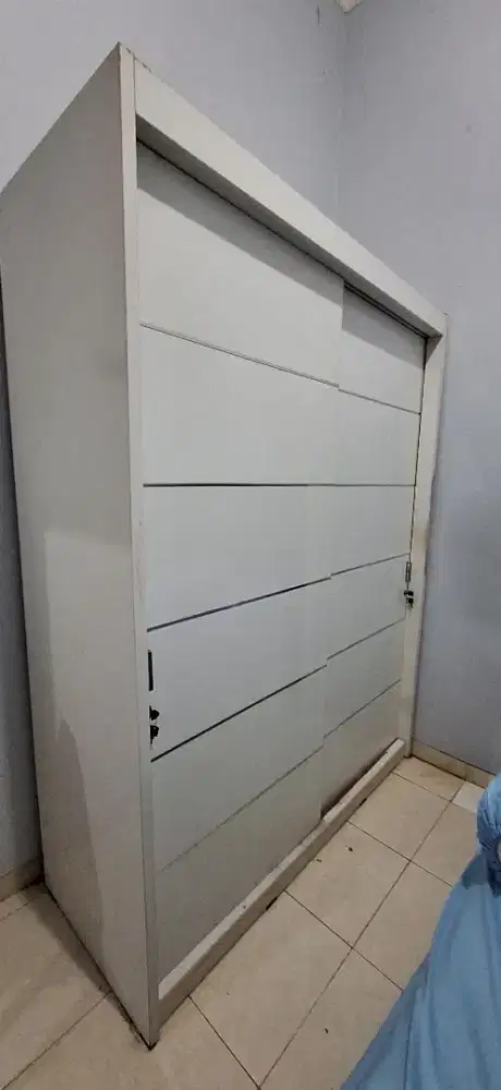 Lemari partikel board sliding