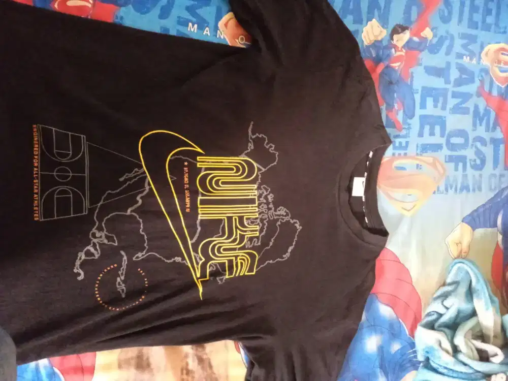 Baju Nike bekas seperti baru