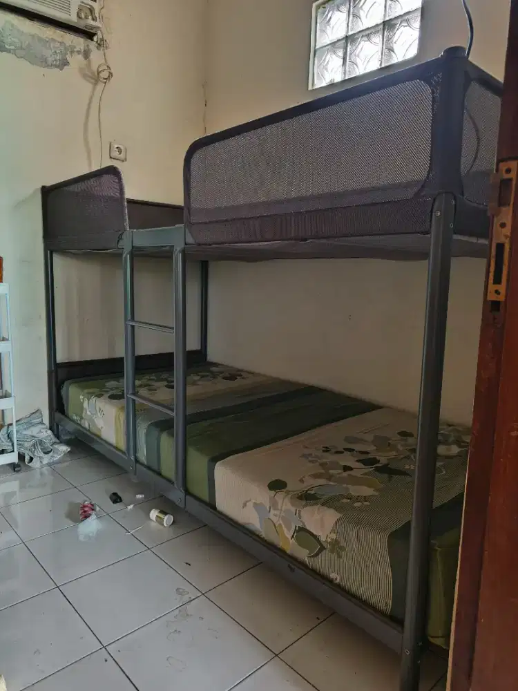 Tempat tidur anak 2 tingkat