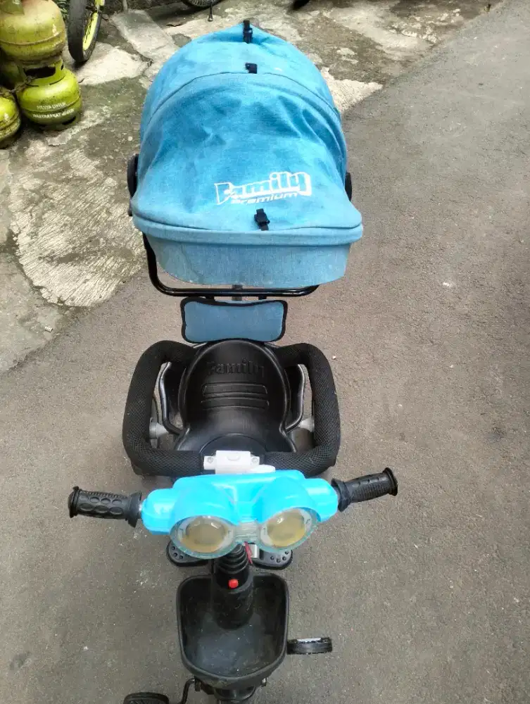 Sepeda dorong anak bayi