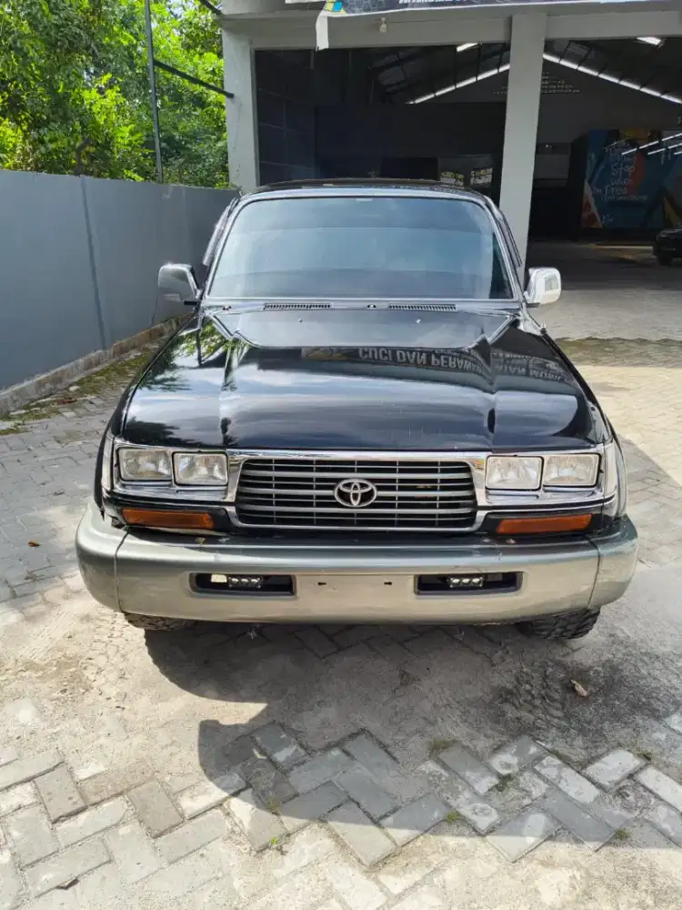 Landcruiser VX80 tahun 2000 last edition