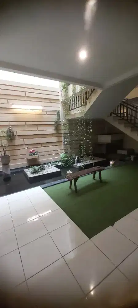 Staff pembersihan kamar