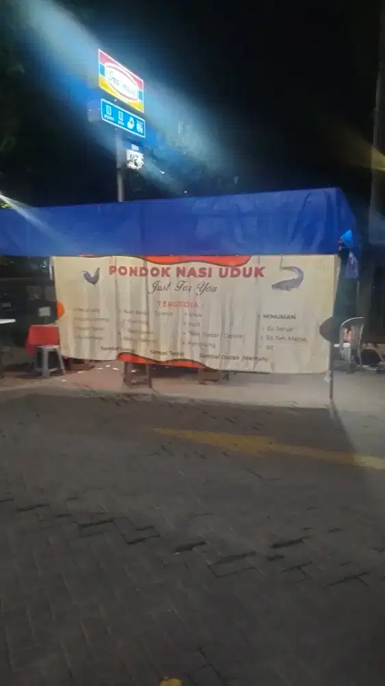 Jualan pecel lele tenda bongkar pasang