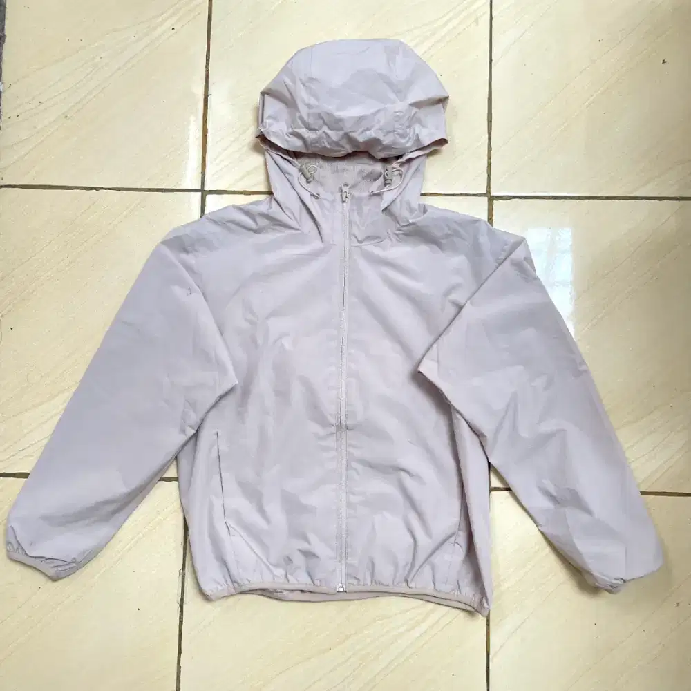 Jaket Parasut GU/Global Uniqlo