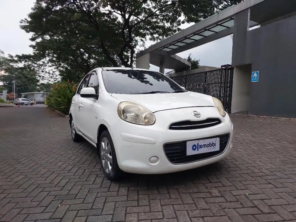 DP MURAH - Nissan March 1.2 L Bensin-MT 2013 Putih