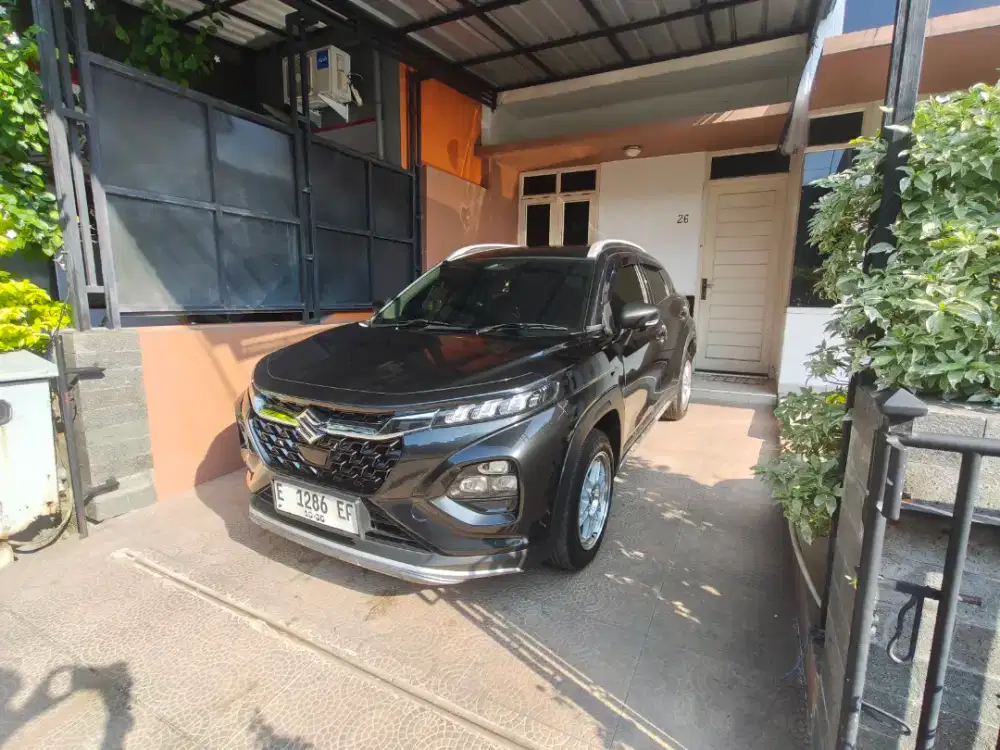 Suzuki Fronx SGX Hybrid 2025 Low KM