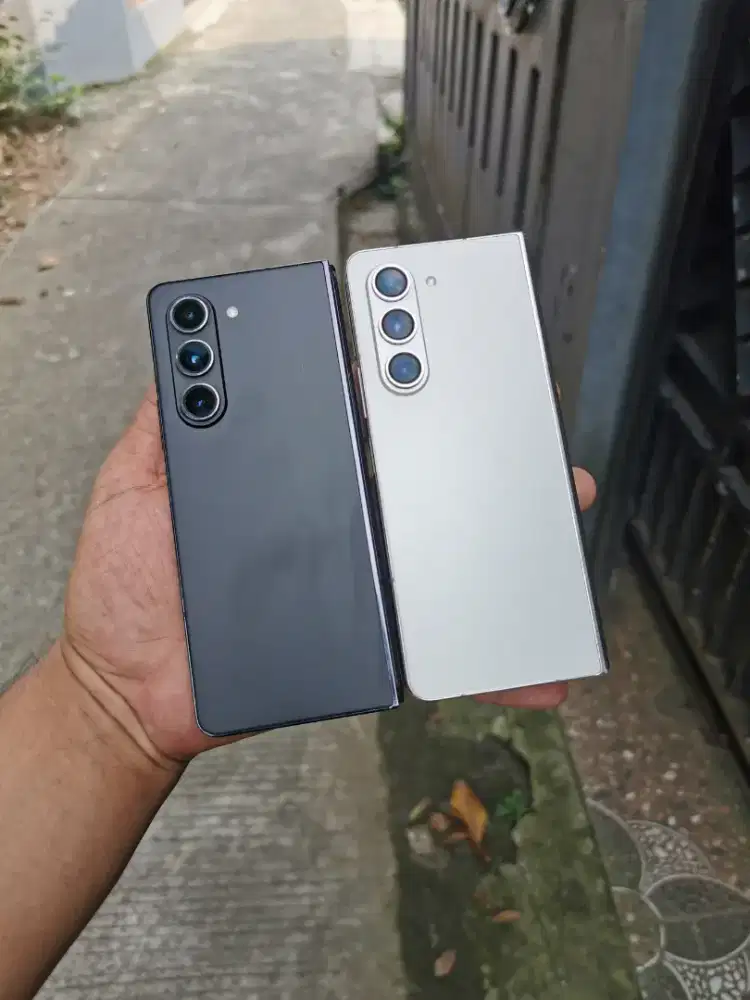 Samsung z fold 5 12/256 dan 12/1TB minus layar dalam
