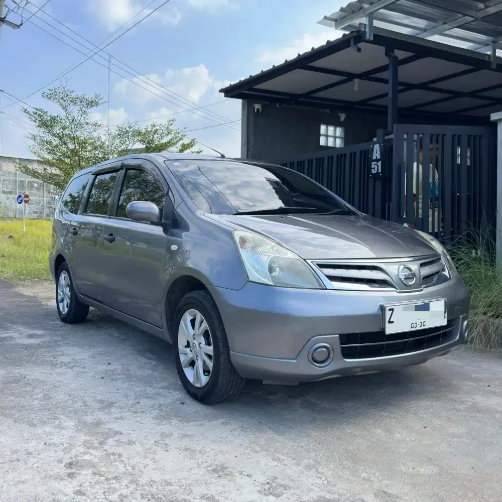 Nissan Grand Livina SV A/T 2012