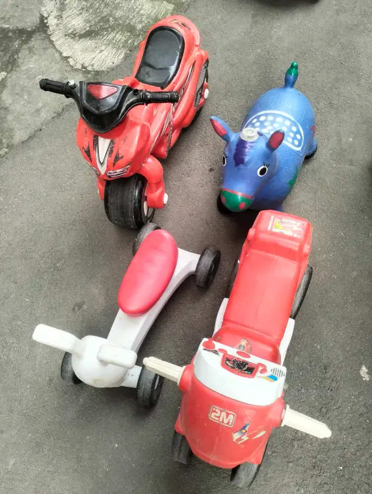 Maenan motor anak