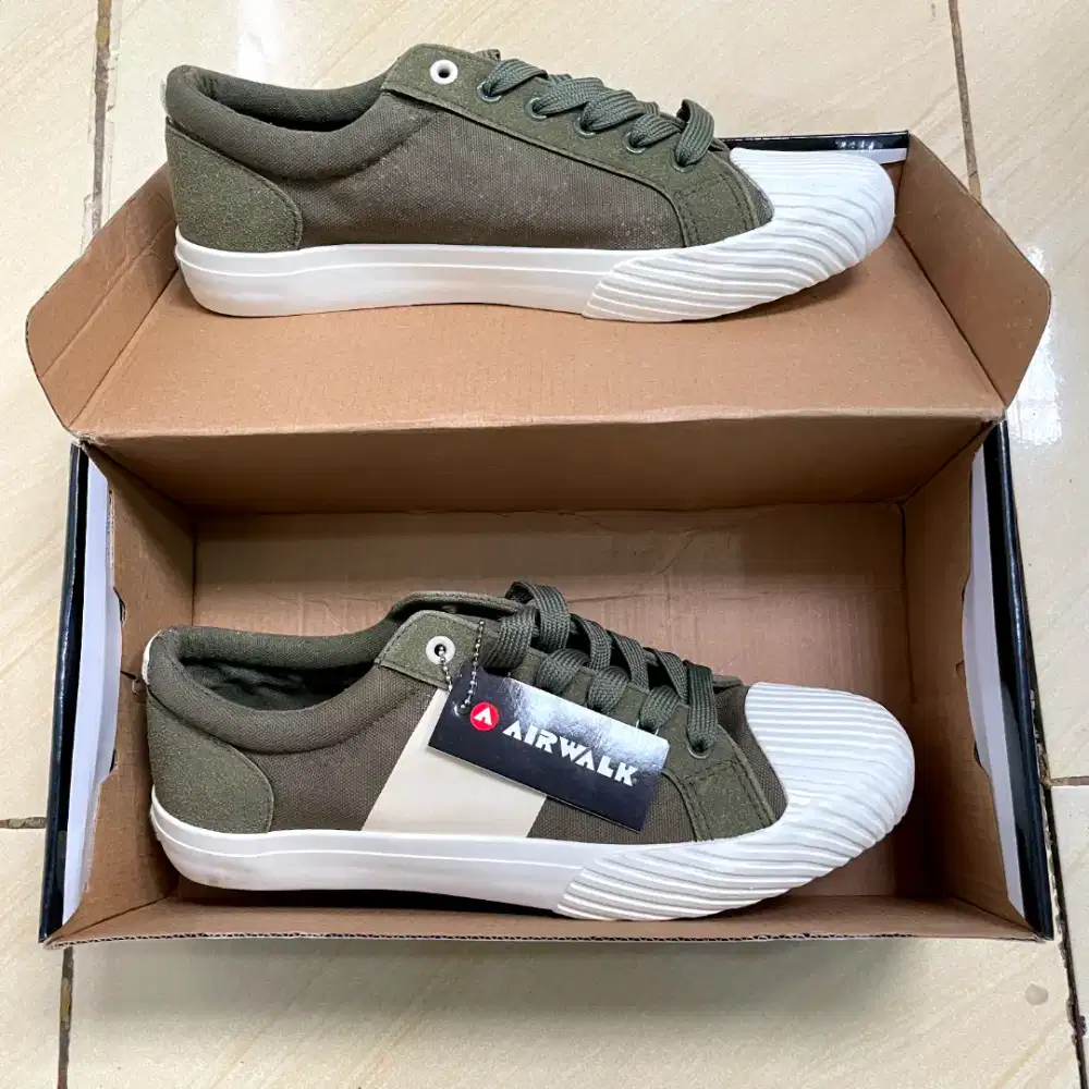 Sepatu Sneakers Airwalk Tripp - Olive Green (Size 42) BNIB