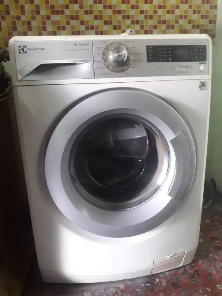 Jual mesin cuci dan dryer Elextrolux