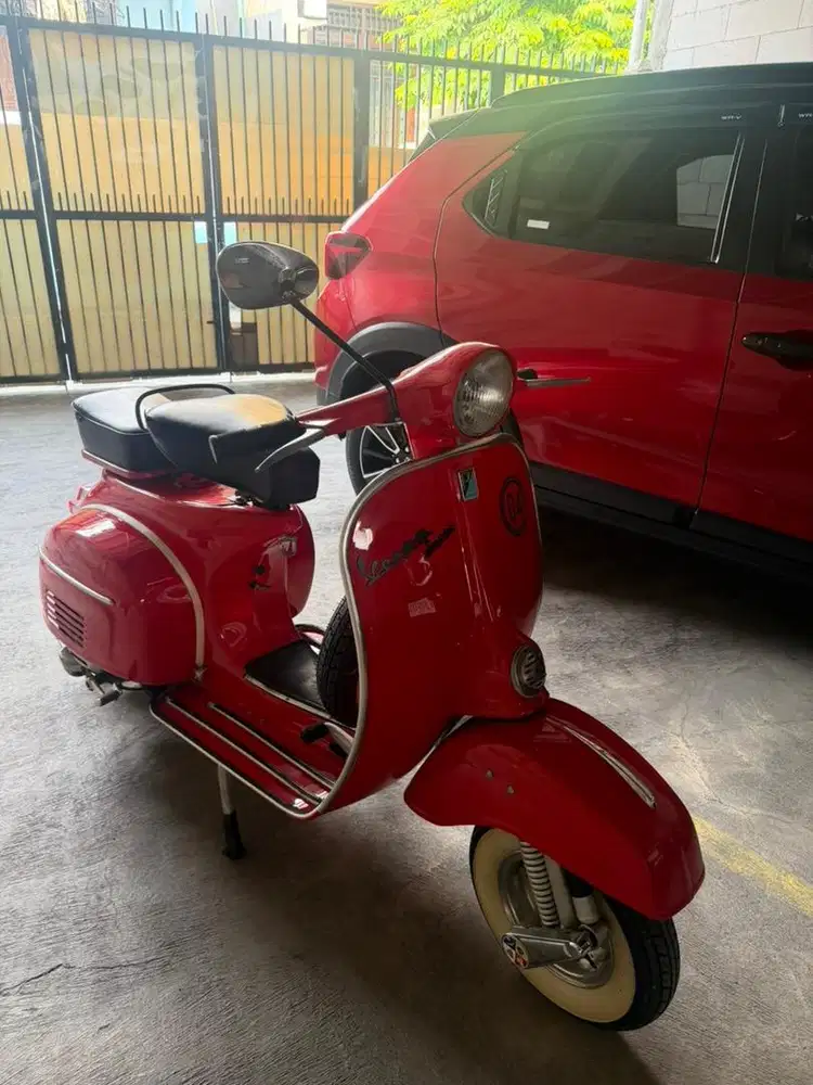 Vespa Super 1966 Merah