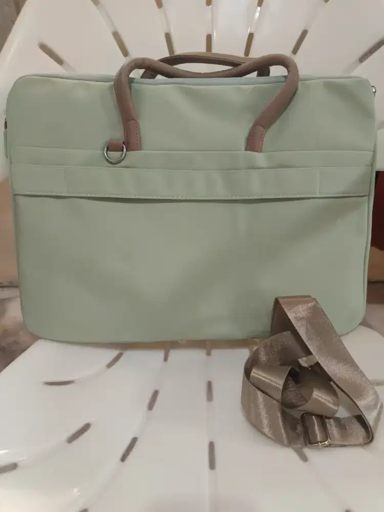 Tas laptop besar