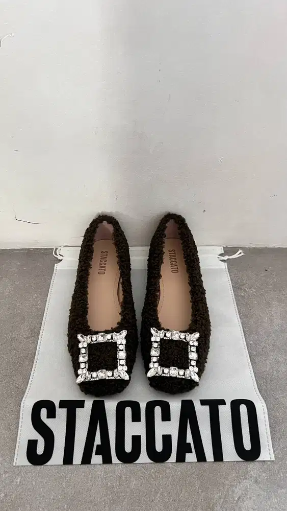 Flat shoes D-Buckle STACCATO ukuran 39