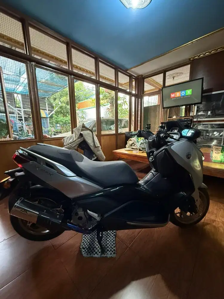 LOW KM! Yamaha Xmax 2023 Black on Black (Wrapping Silver)