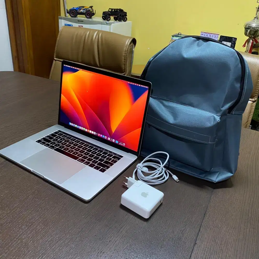 macbook pro 2017 15 inch i7 16 gb