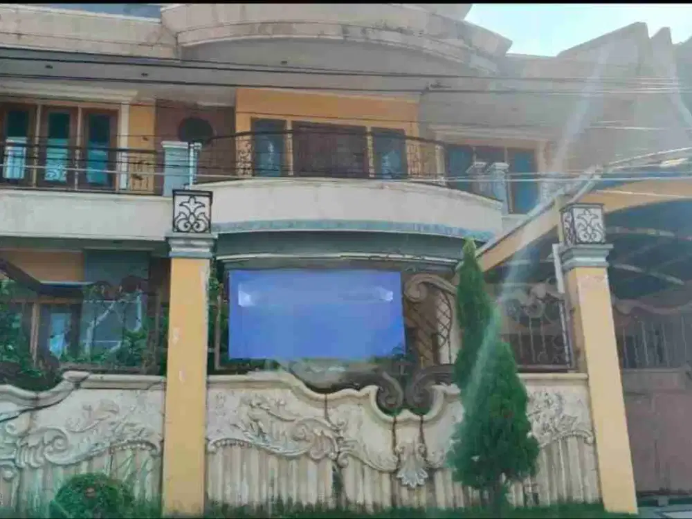 Dijual cepat rumah 2 lantai Dharmahusada mas Surabaya