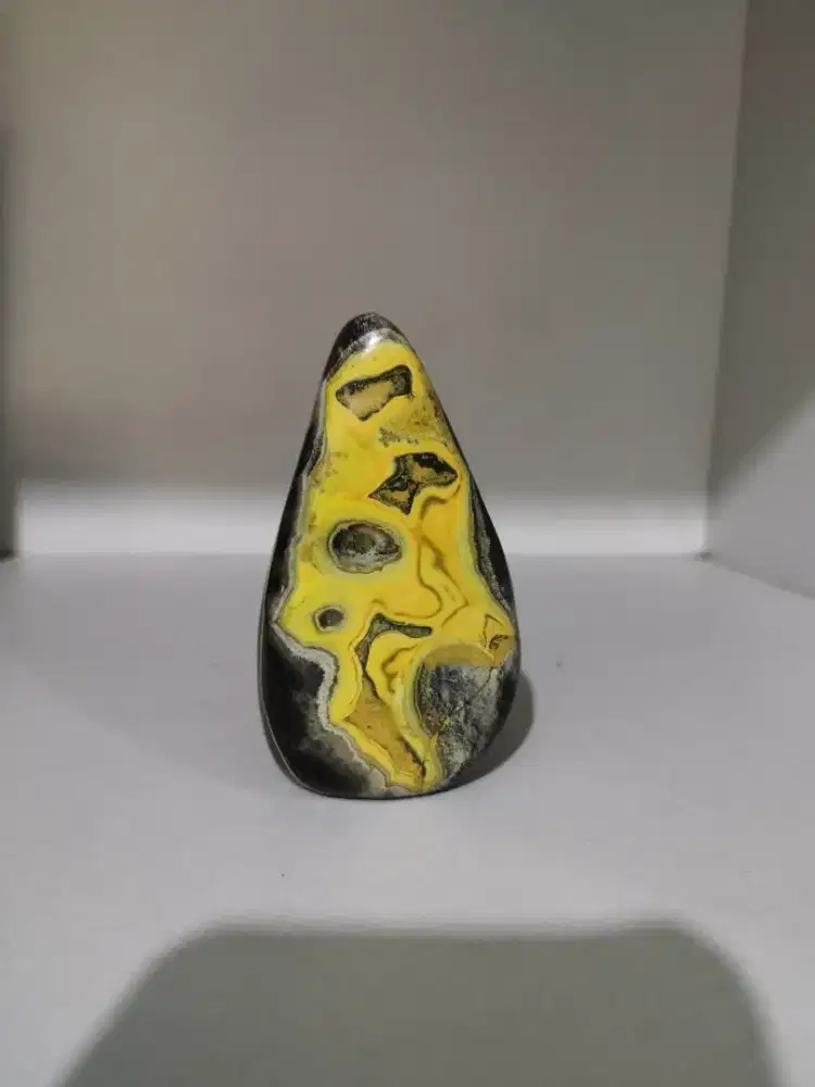 Dijual batuan mineral JASPER BUMBLE BEE