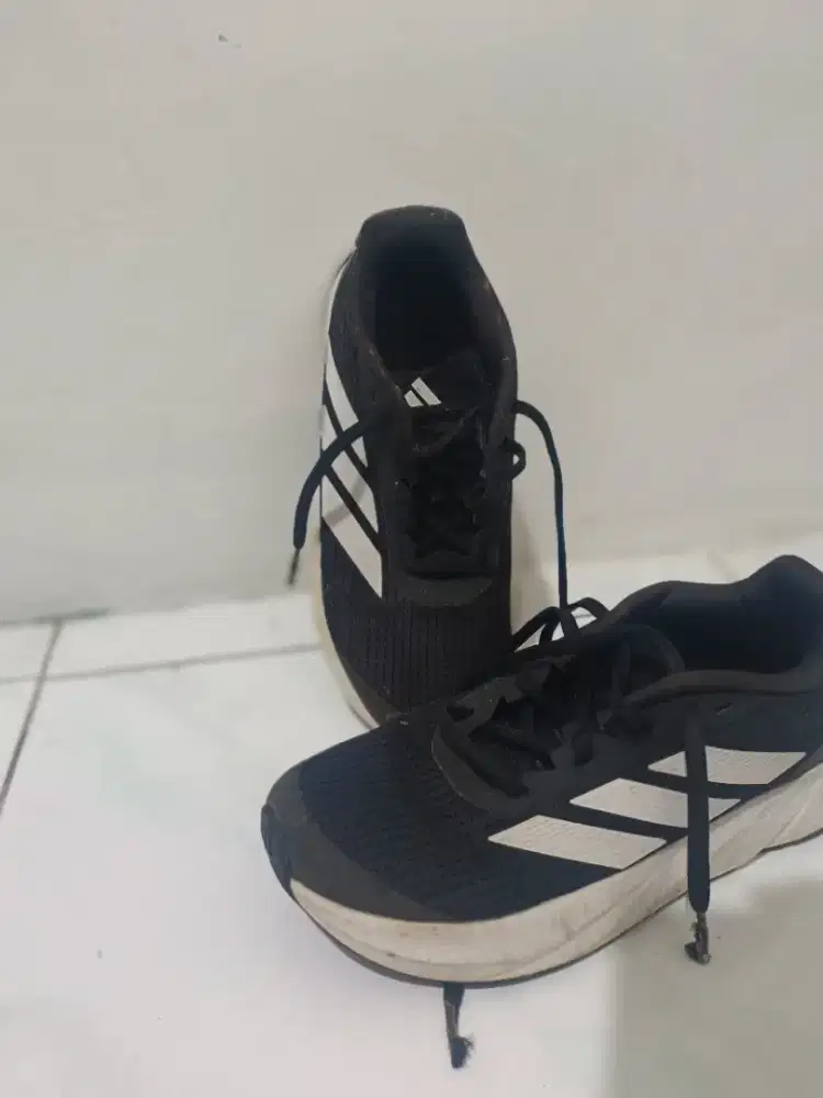 mark adidas, kondisi masih bagus mines kardus