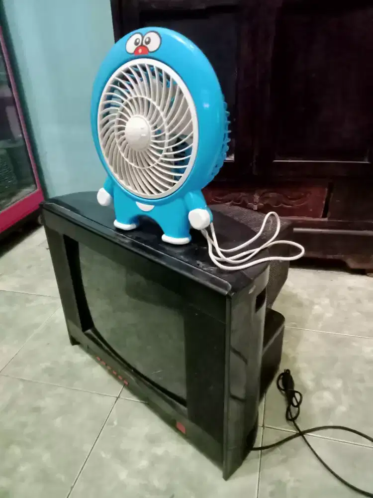 Tv Aoyama sama kipas angin doraemon
