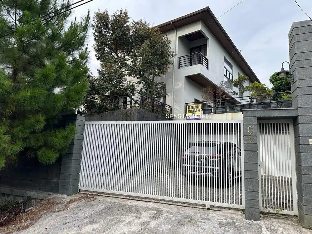 Di jual Rumah Setiabudi Regency Full Furnish dan Private Pool