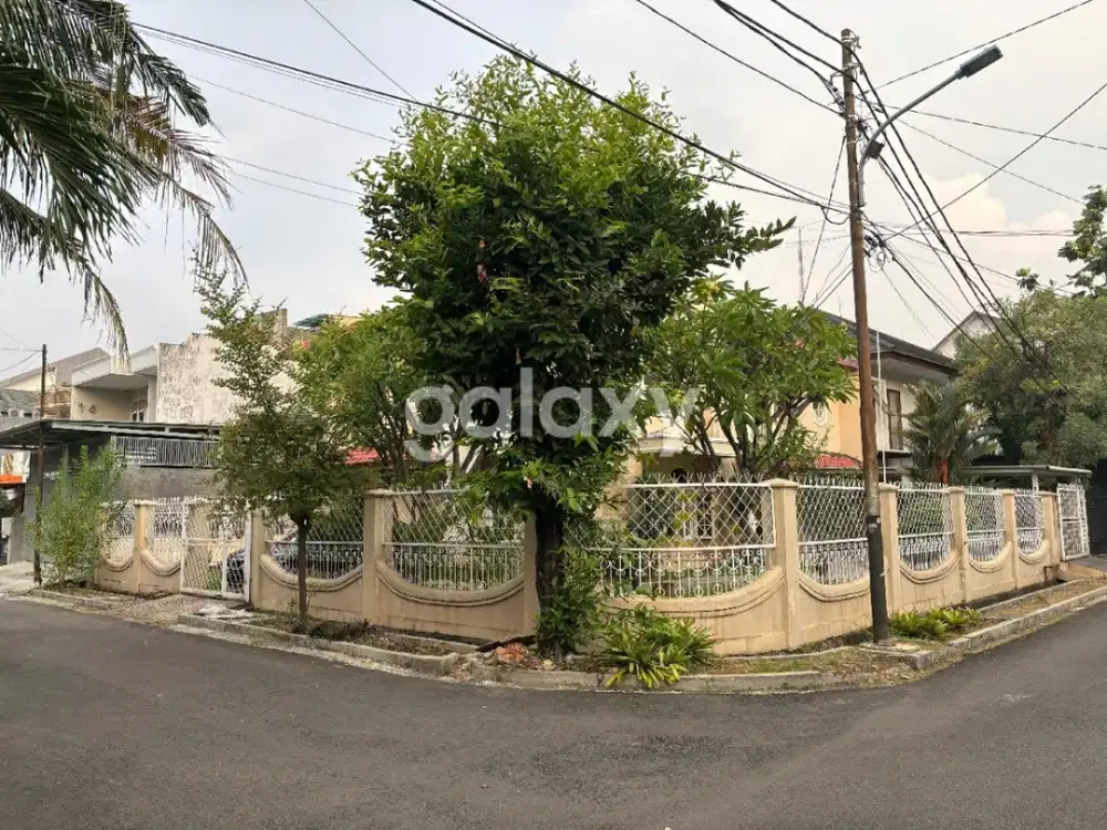 Rumah Taman Kedoya Baru Dijual