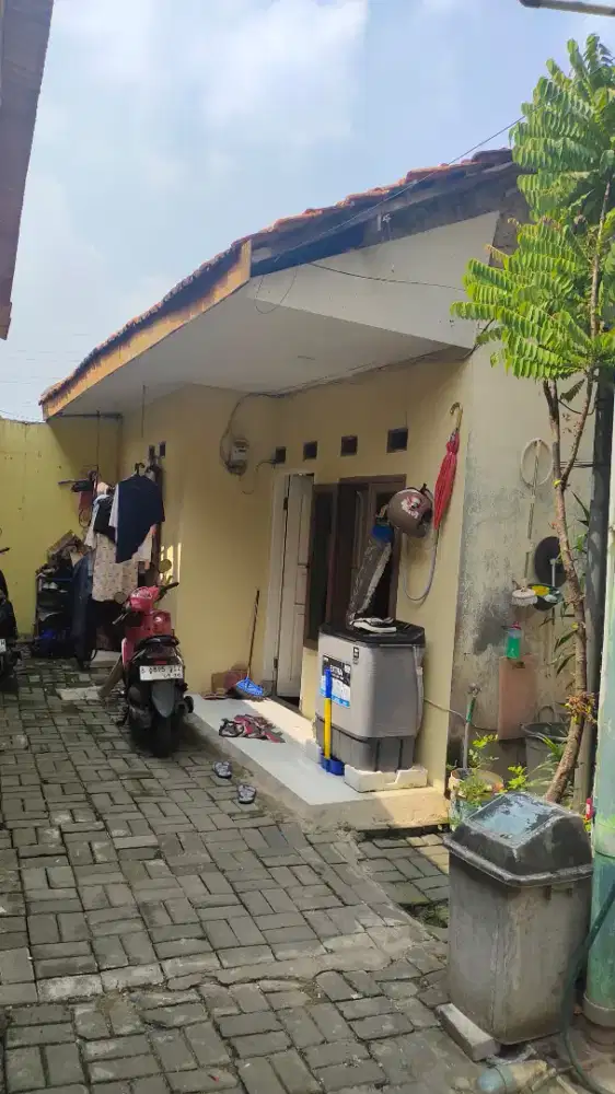 dijual BU rumah di cipondoh