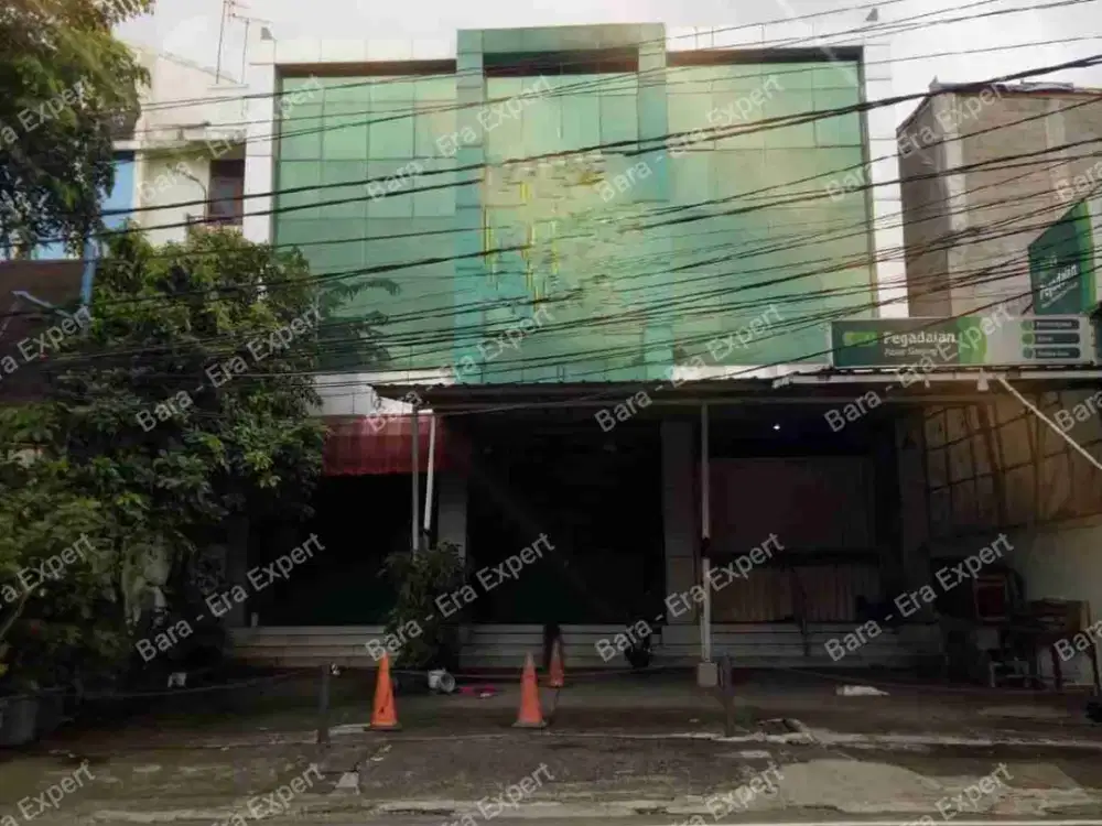 Disewakan ruko 3,5 lantai di daerah Pramuka, jakarta pusat. Cocok untuk usaha. Strategis!!