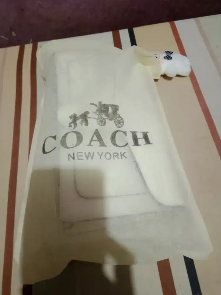 Tas wanita merk coach