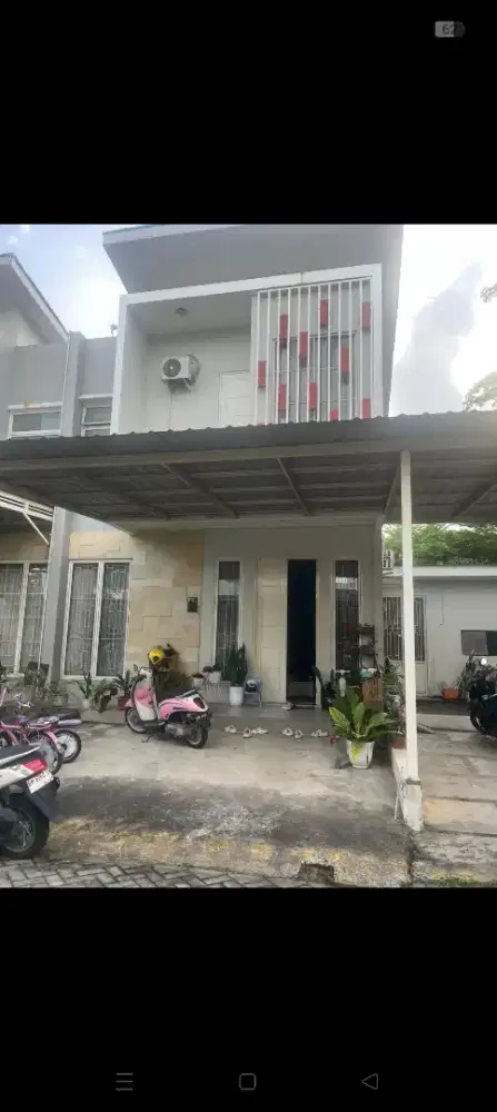 Dijual rumah di perumahan royal mansion