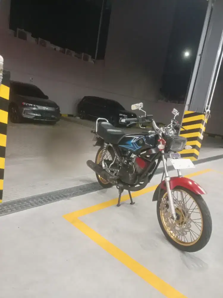 Yamaha RX 100 taat pajak