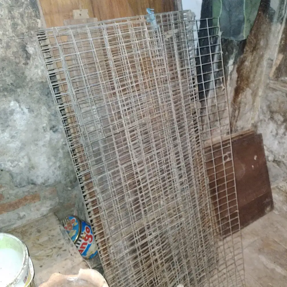 Kandang besi bekas kucing ukuran lebar 120 tinggi 40 lebar belakang 40