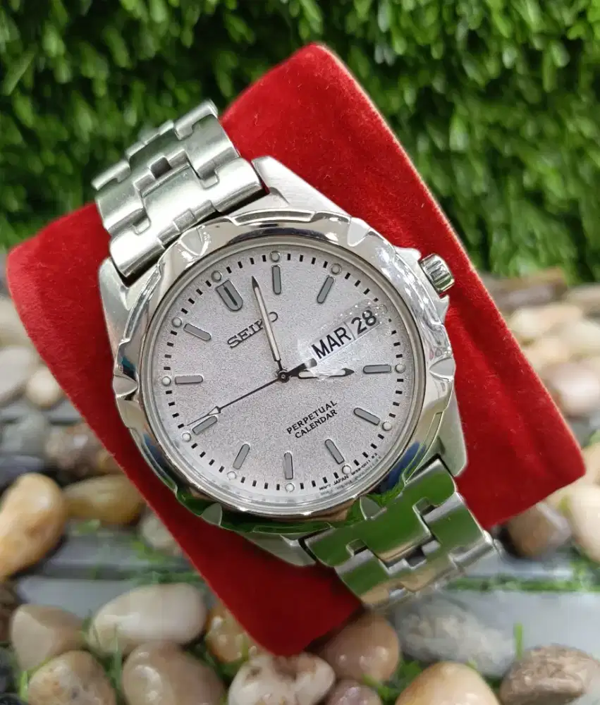 Seiko Perpetual Calender Quartz Original