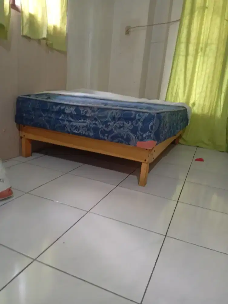 Sepering bed 120cn x 200cn.