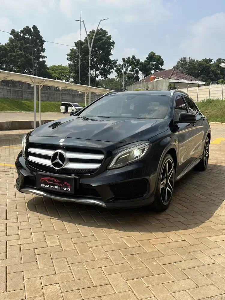 Mercy gla 200 amg line AT 2015 hitam,low km