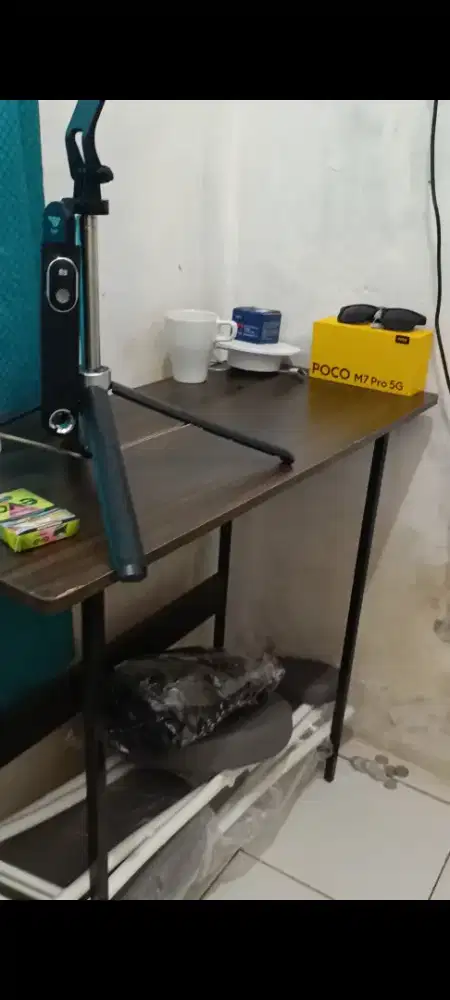 Meja dan kursi 2