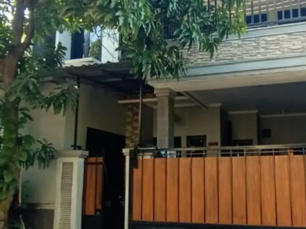 Jual Rumah Eksklusif Metland Menteng JGC, Semi Furnish LT 120 LB 200 SHM