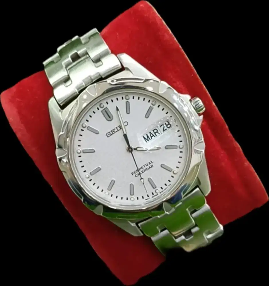 Seiko Perpetual Calender Quartz Original