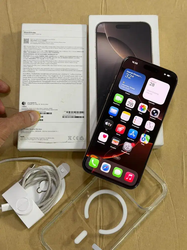 Iphone 16 Pro Max 256GB Inter Bea Cukai Fullset Ori Mulus Siap Pakai