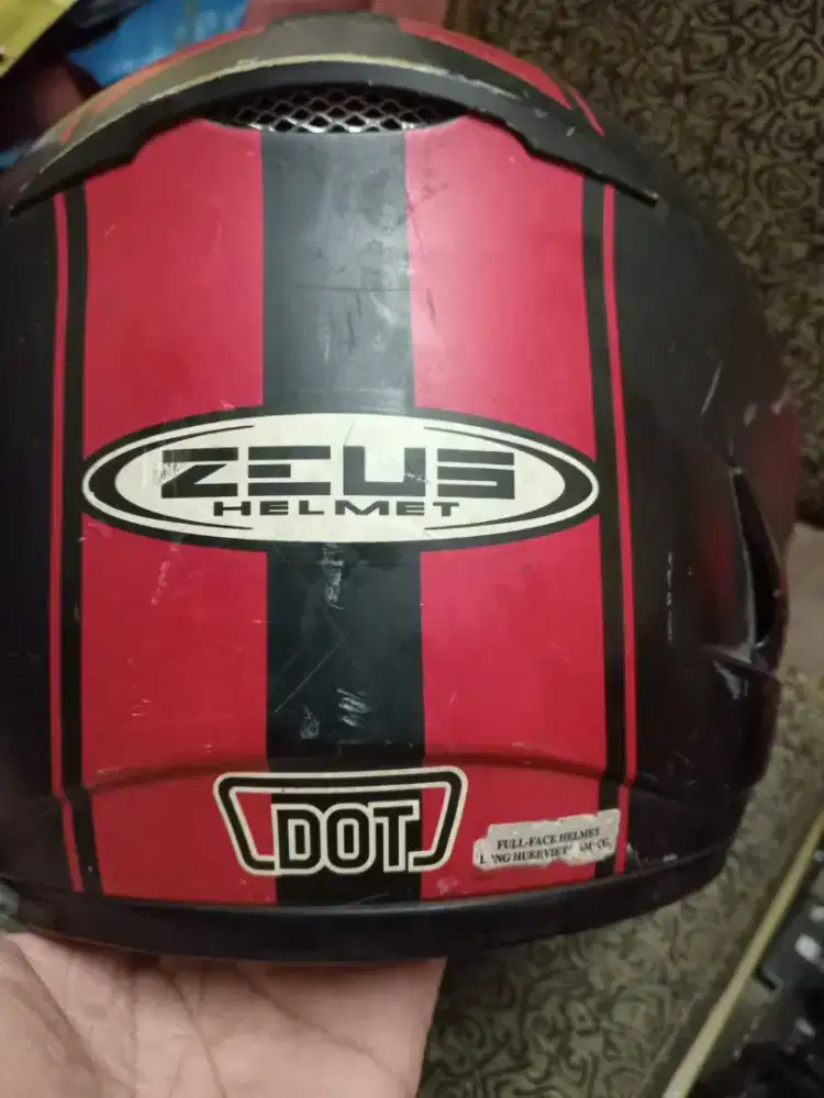 Helm buat naik motor