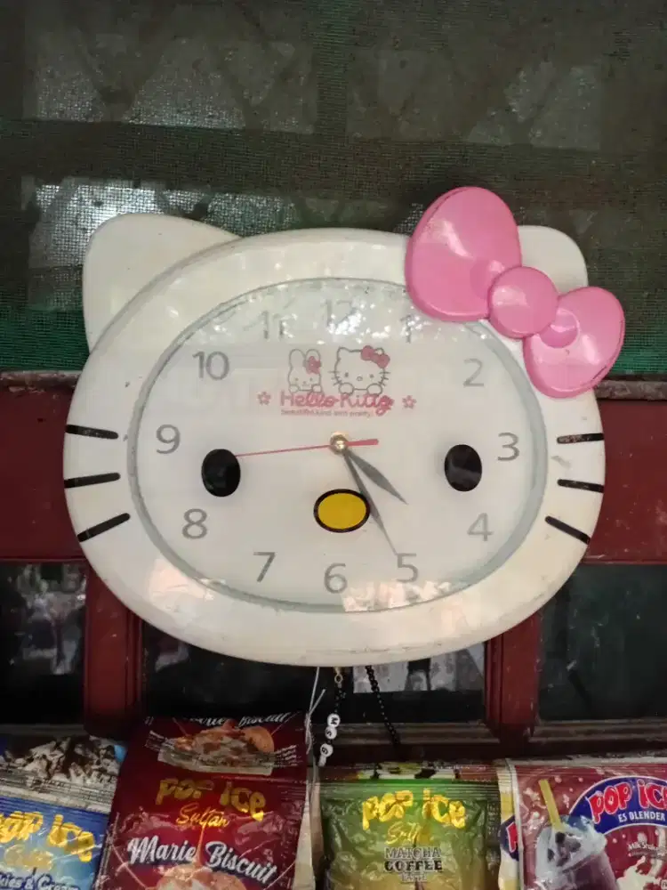 Jam dinding hello kitty