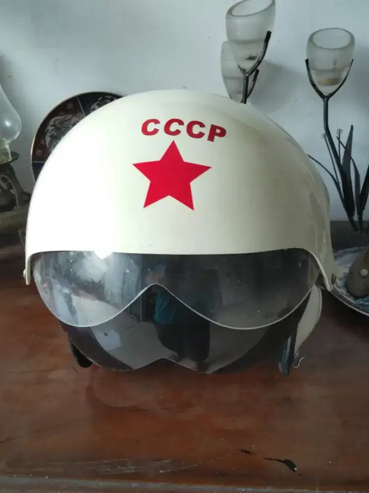 Helm Pilot Bekas